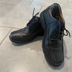 Men leather shoes